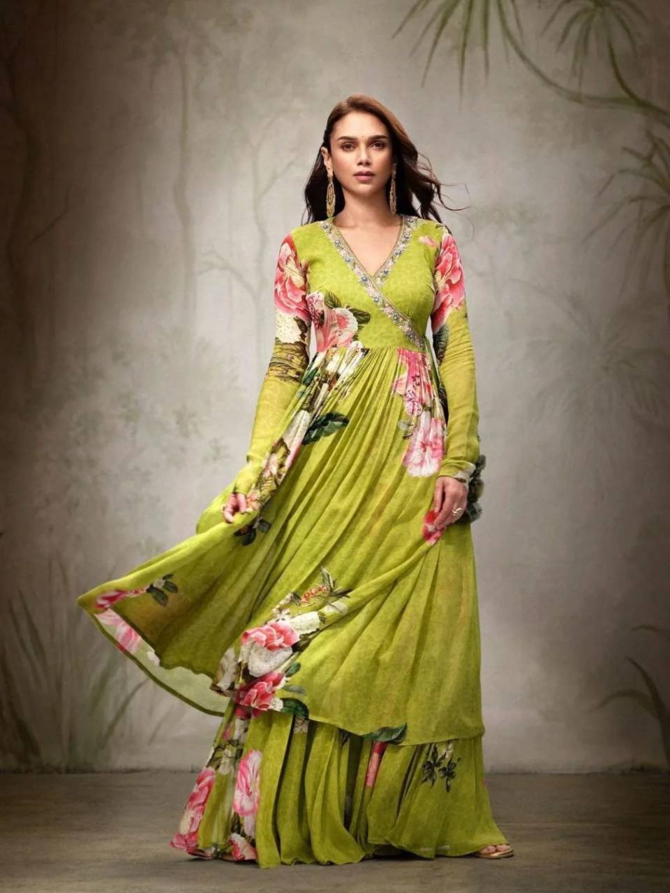 Elegant Floral Printed Kurta and Palazzo Set Inspired by Bollywood Glamour